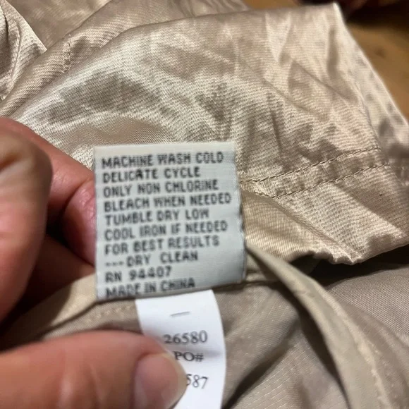 TravelSmith Shimmering Tan Vest - Picture 6 of 7